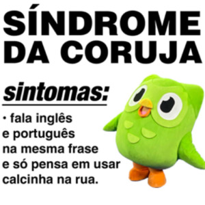 coruja ao lado de texto  exemplificando tendências de design 2024